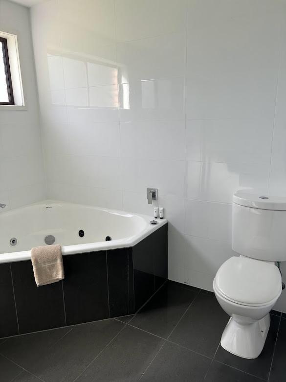 Best Western Colonial Village Motel Варнамбул Номер фото